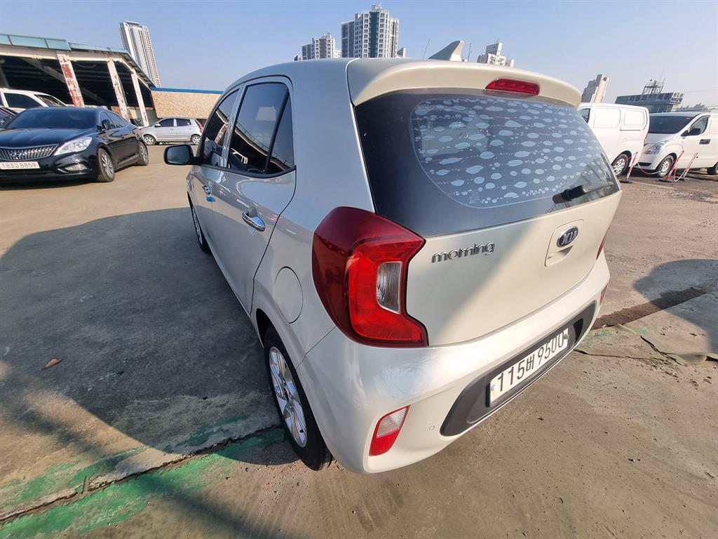 KIA Morning - Vista 5