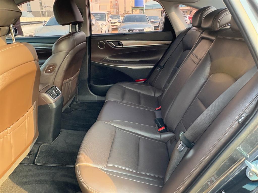 HYUNDAI Grandeur - Vista 10