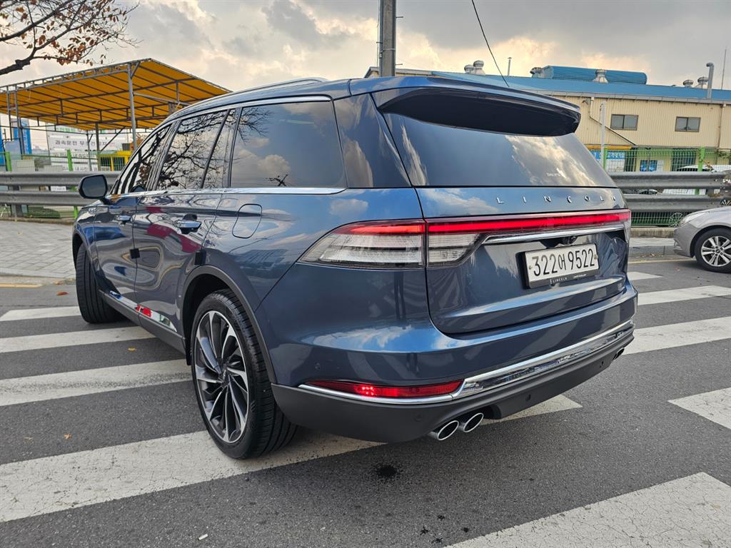 Lincoln Aviator - Vista 4