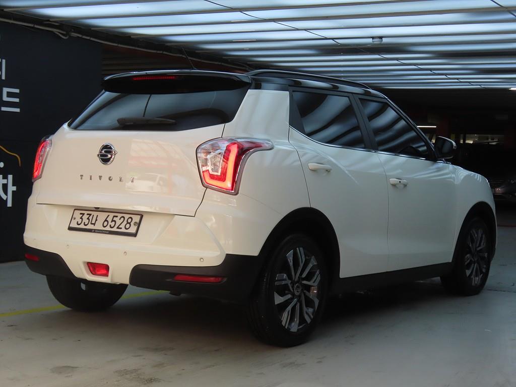 Ssangyong Tivoli - Vista 4