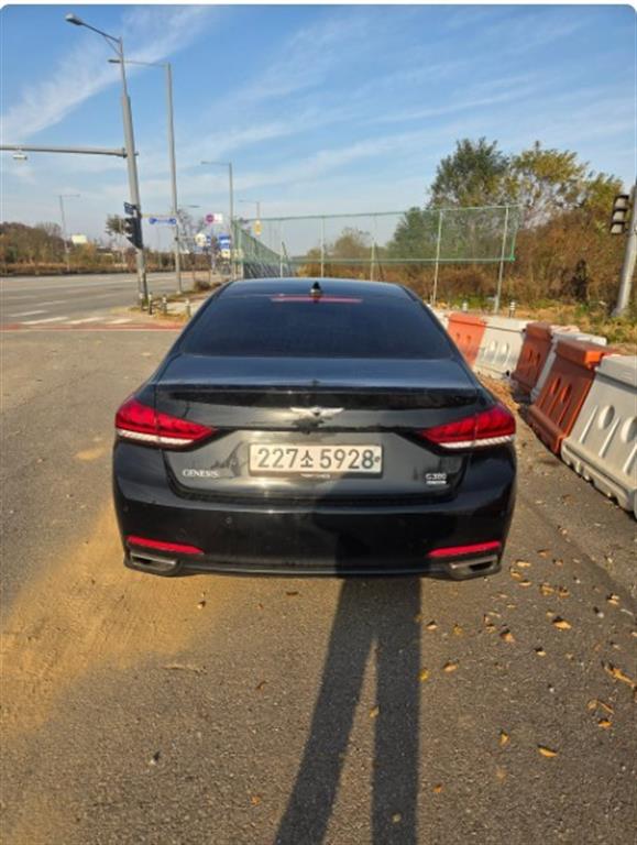 HYUNDAI Genesis - Vista 2