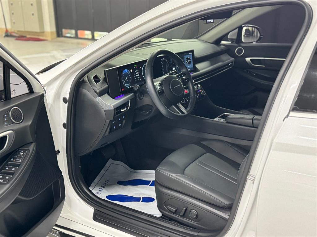 HYUNDAI Sonata - Vista 12