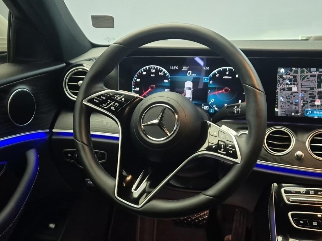 Mercedes Benz E class - Vista 7