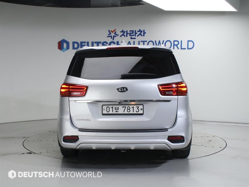 KIA Carnival - Vista 4