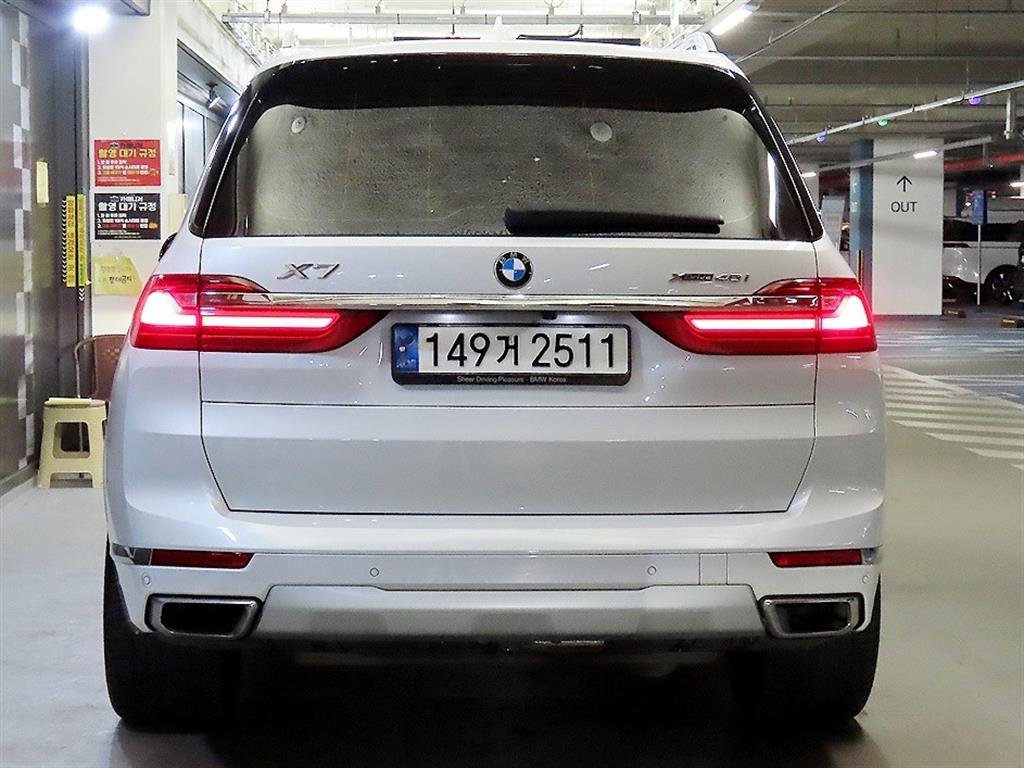 BMW X7 - Vista 5