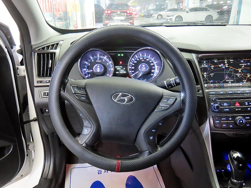 HYUNDAI Sonata - Vista 8