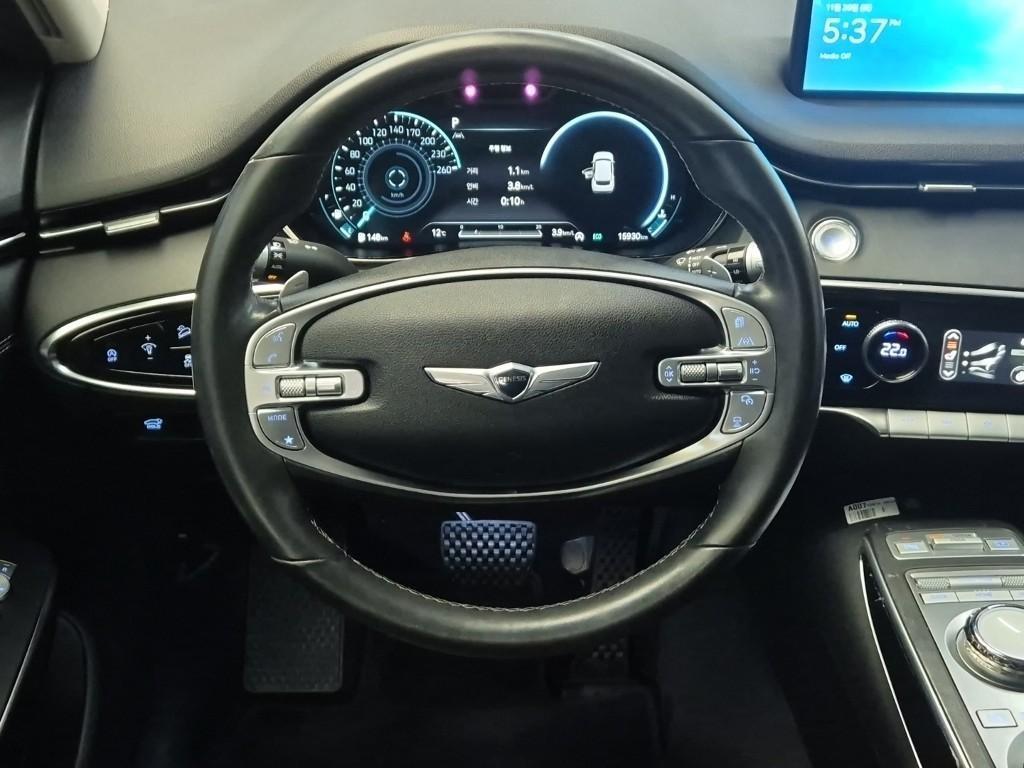 Genesis GV70 - Vista 9