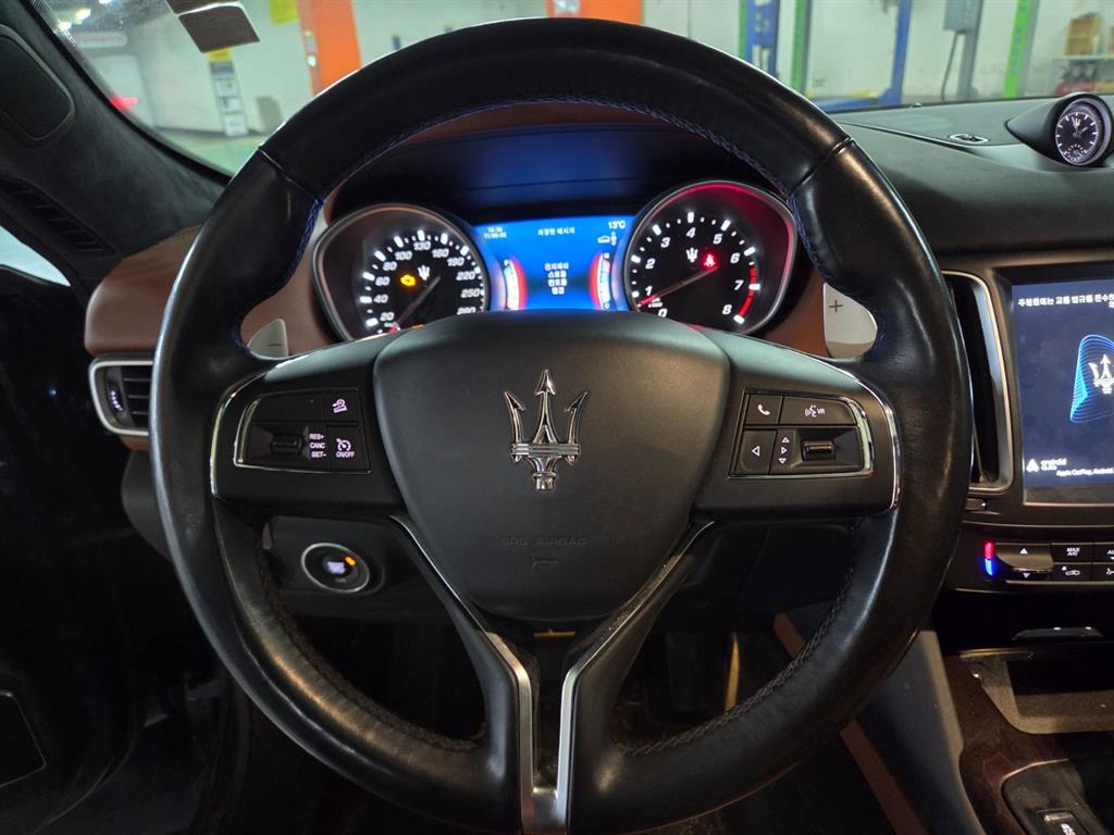 Maserati Levante - Vista 9