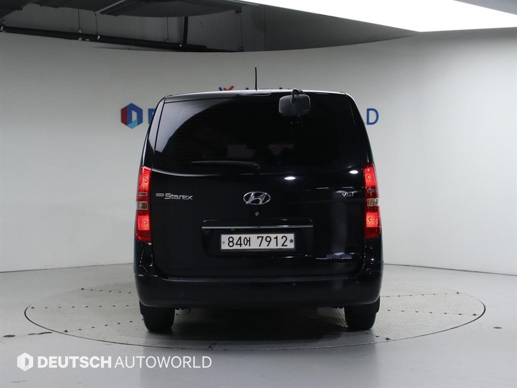 HYUNDAI Starex - Vista 4