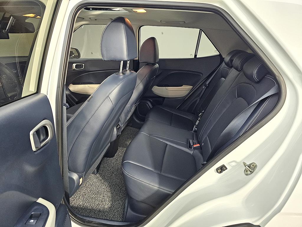 HYUNDAI Venue - Vista 9