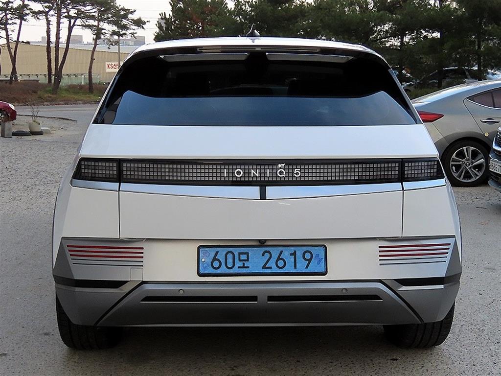 HYUNDAI Ioniq 5 - Vista 4