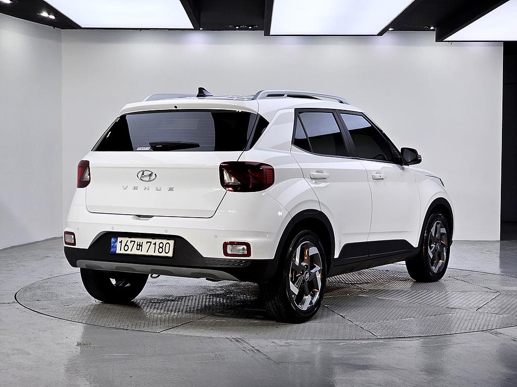 HYUNDAI Venue - Vista 4