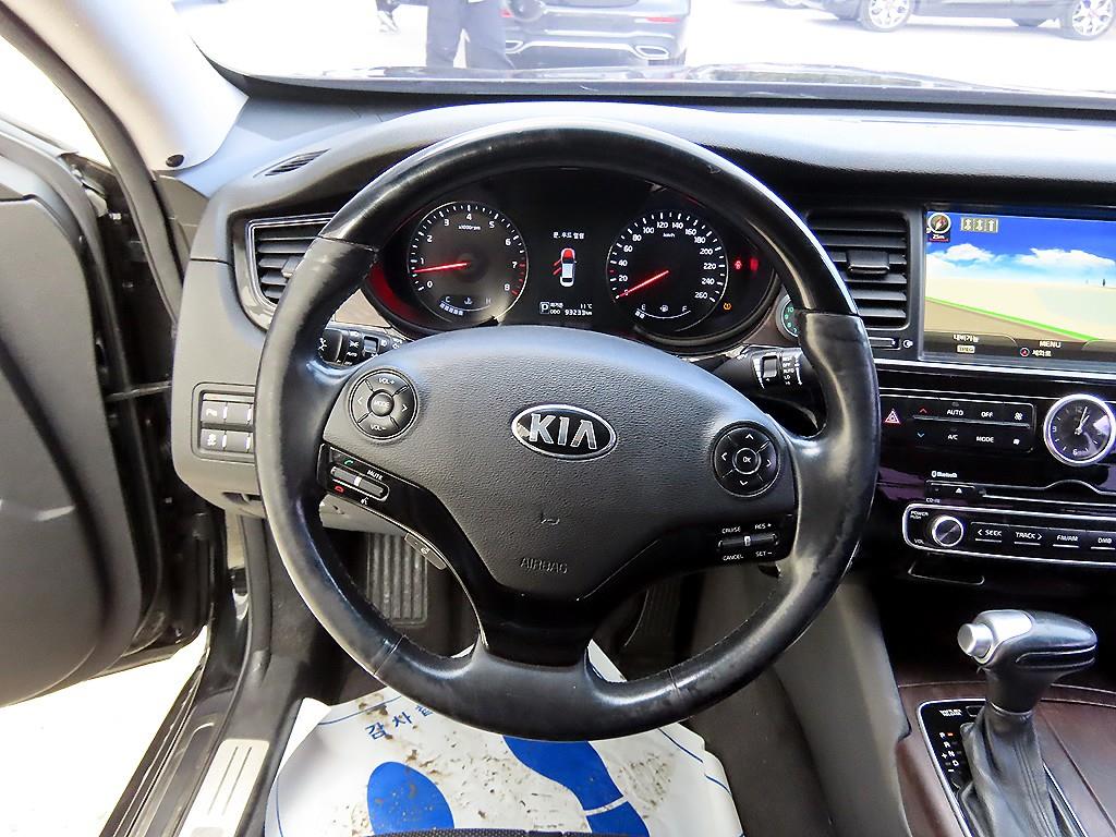 KIA K9 - Vista 8