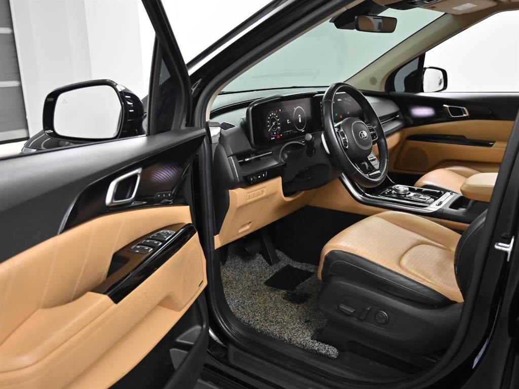 KIA Carnival - Vista 11