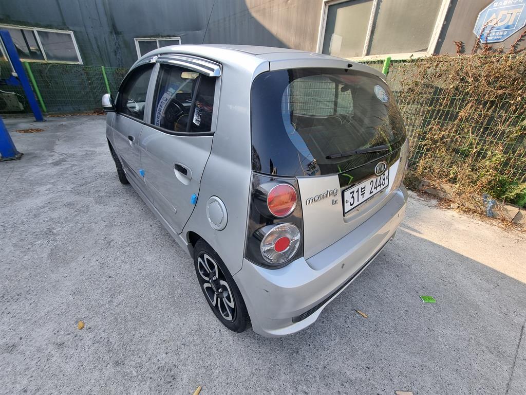KIA Morning - Vista 5