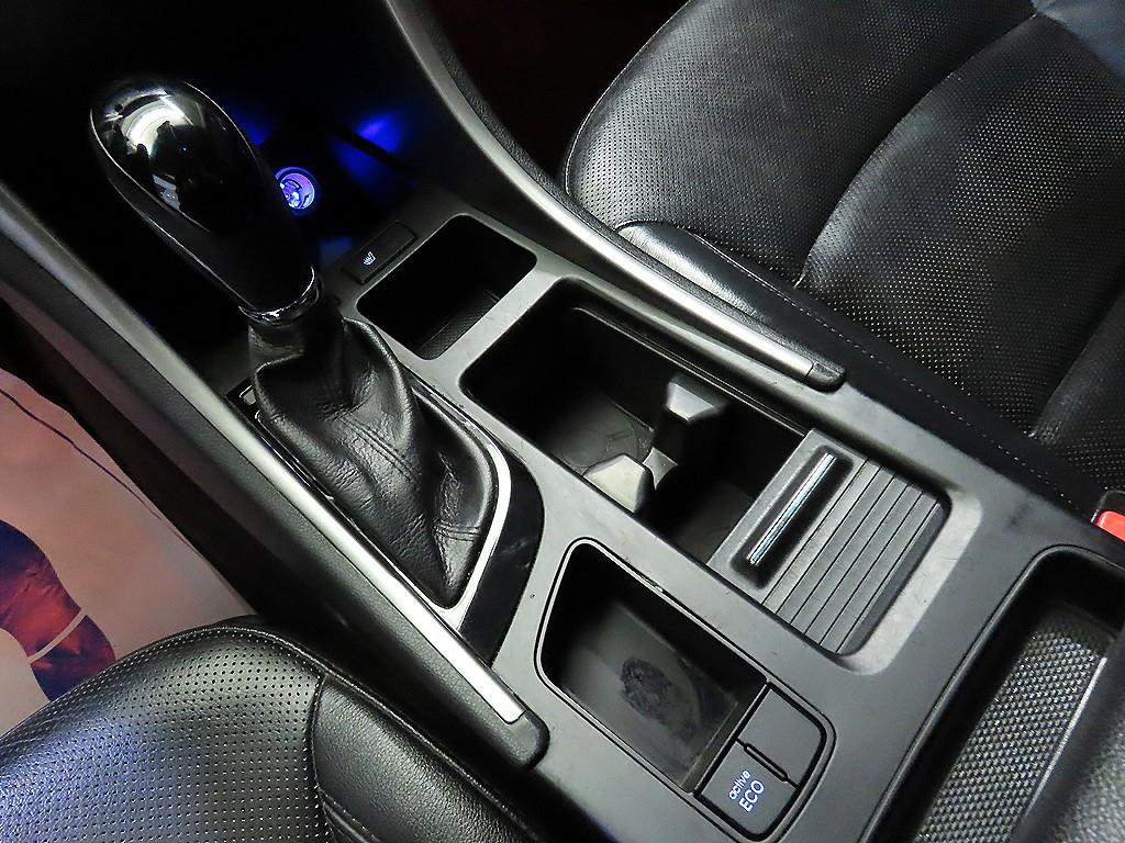 HYUNDAI Sonata - Vista 12