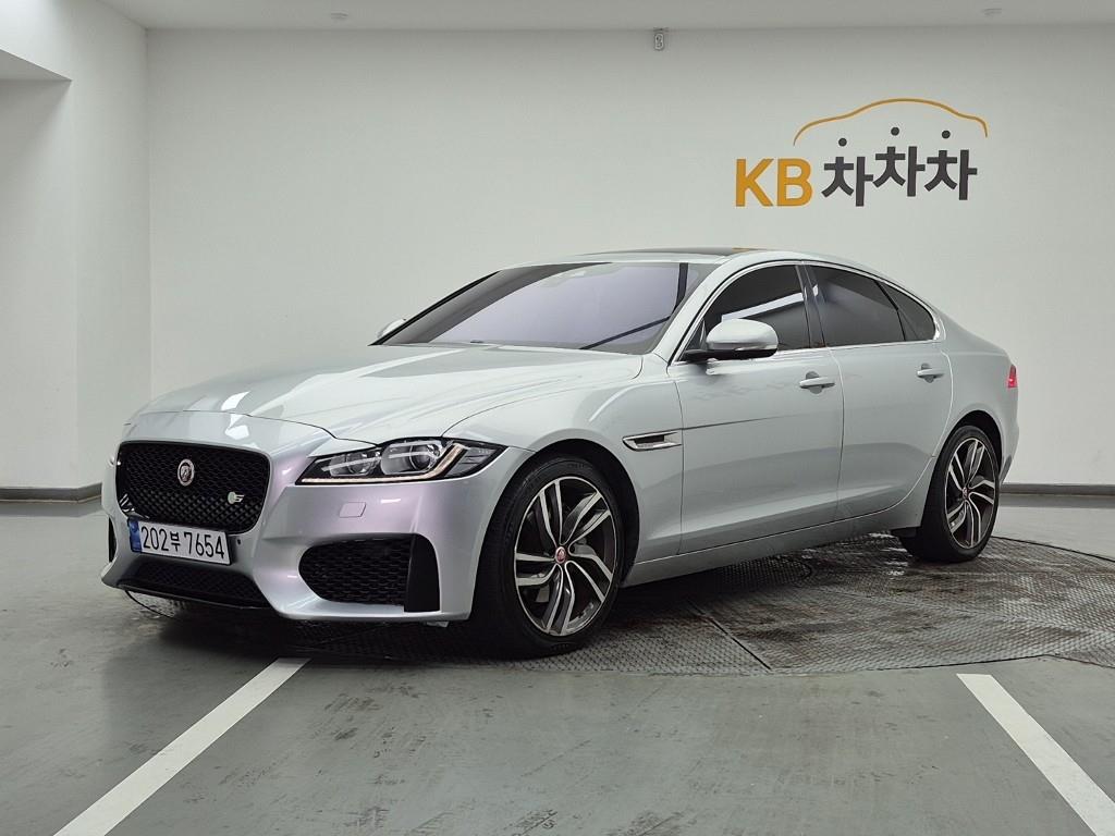 Jaguar XF