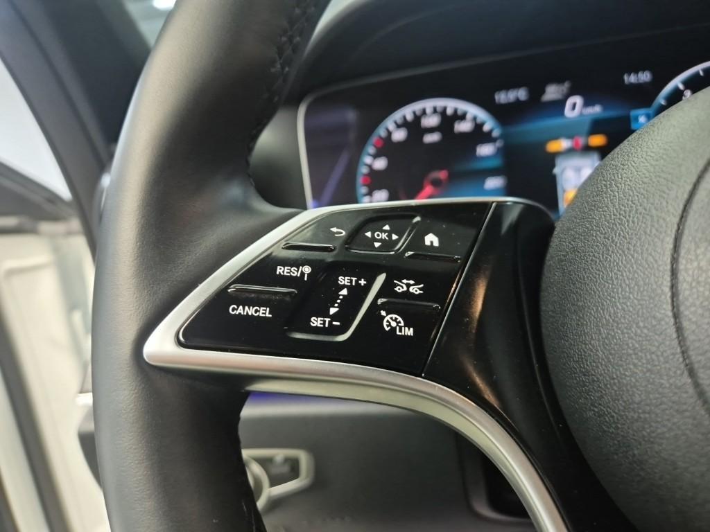 Mercedes Benz E class - Vista 8