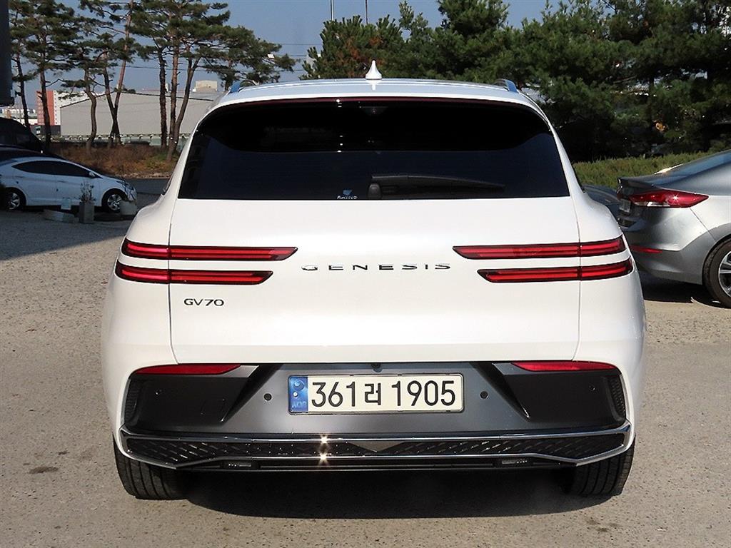 Genesis GV70 - Vista 4