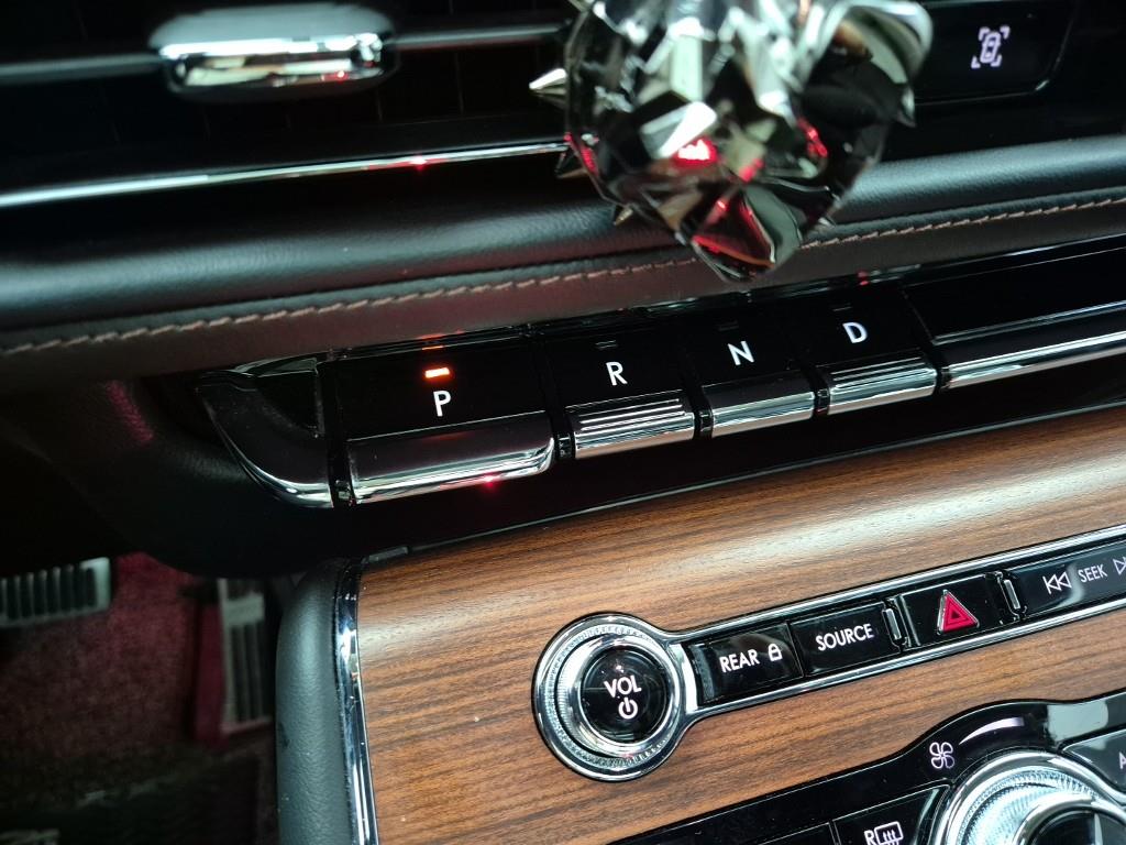 Lincoln Aviator - Vista 8