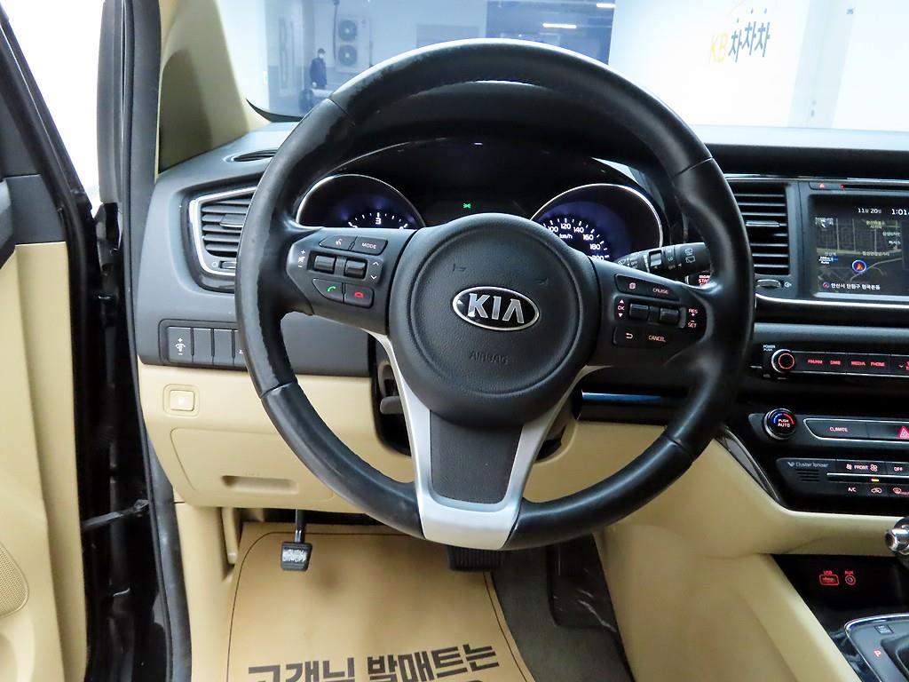 KIA Carnival - Vista 7