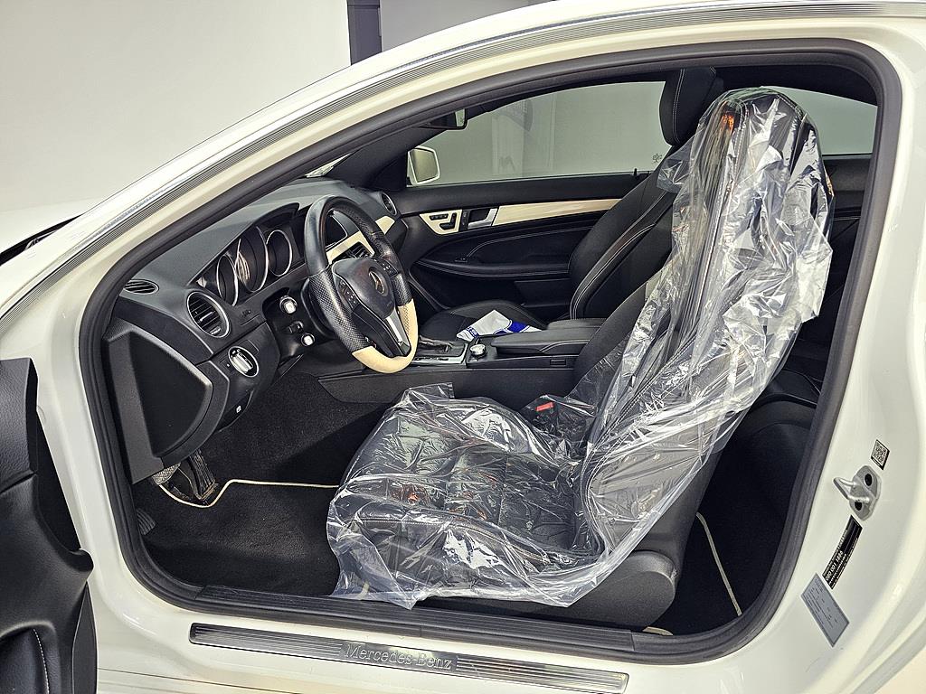 Mercedes Benz C Class - Vista 8