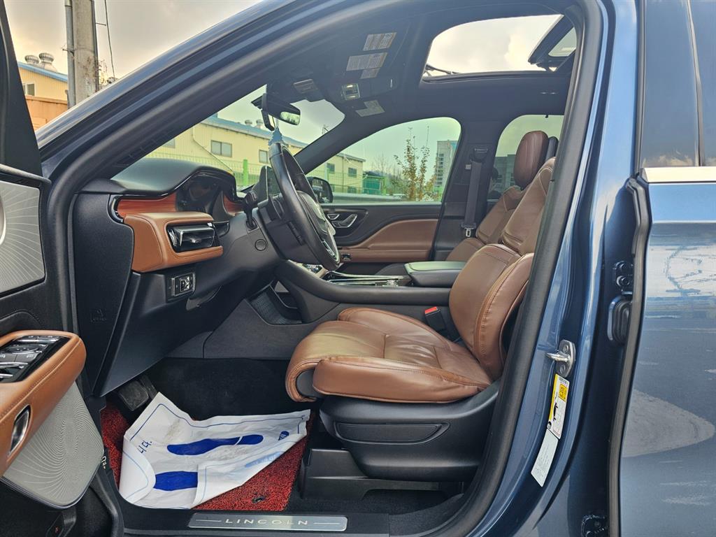 Lincoln Aviator - Vista 10