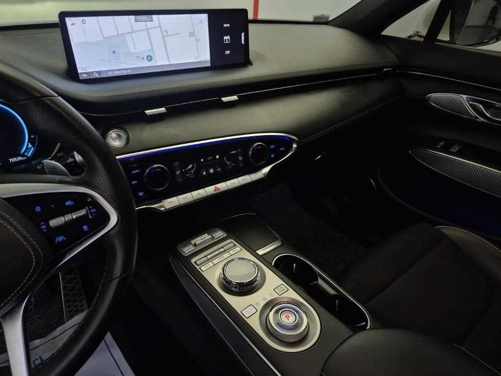 Genesis GV70 - Vista 10