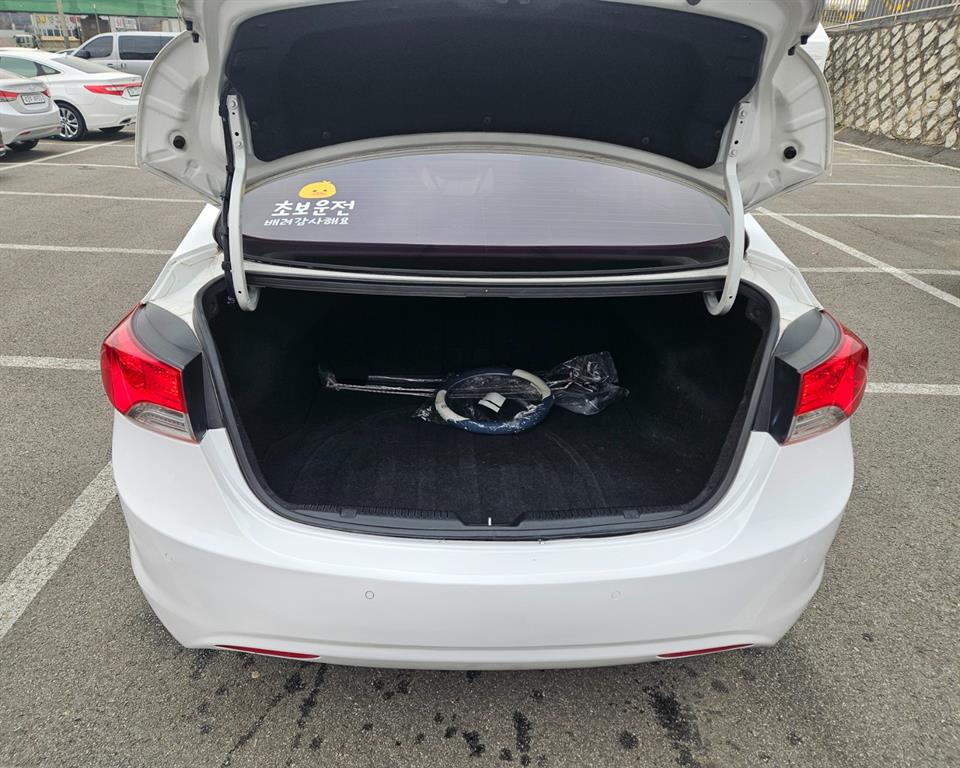 HYUNDAI Avante 2014 Blanco - Importación desde Corea - HF Imports Iquique - Foto 15