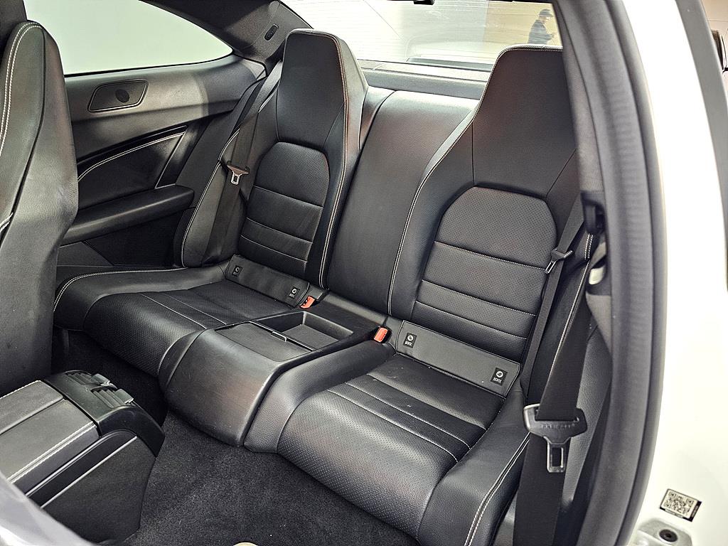 Mercedes Benz C Class - Vista 9