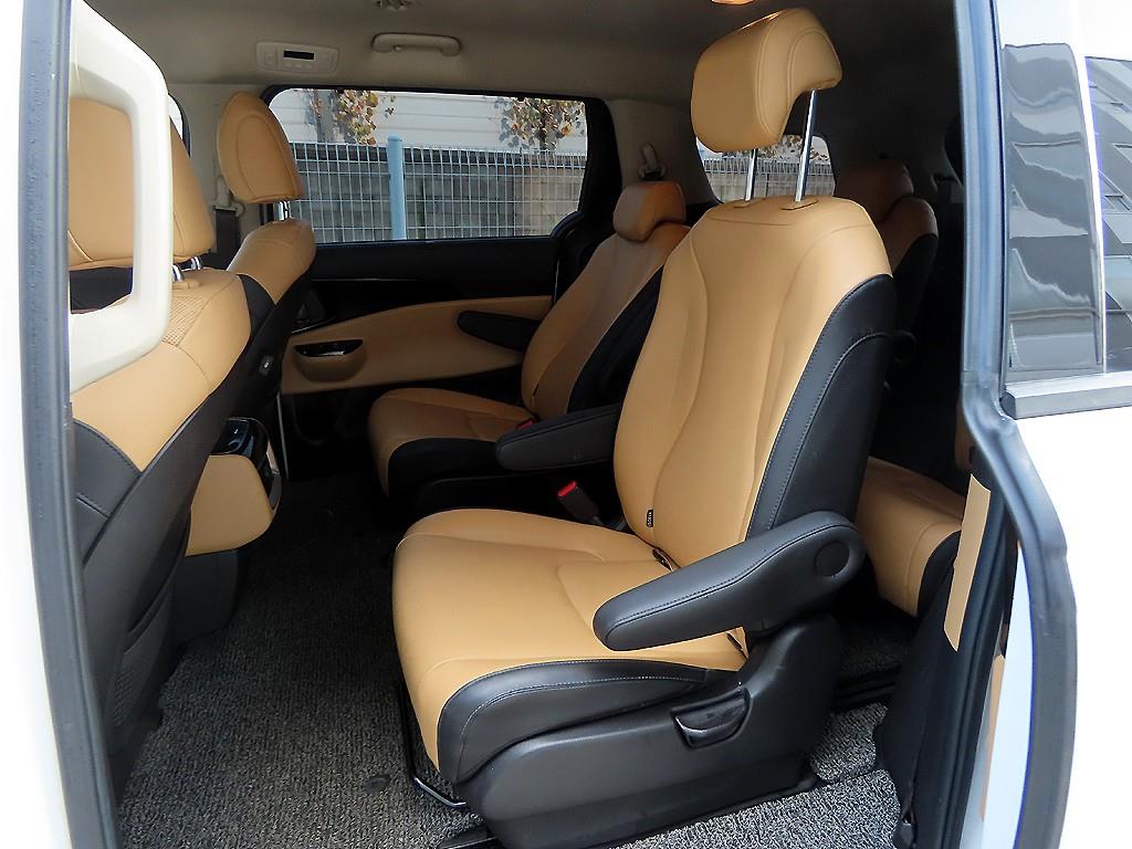 KIA Carnival - Vista 6