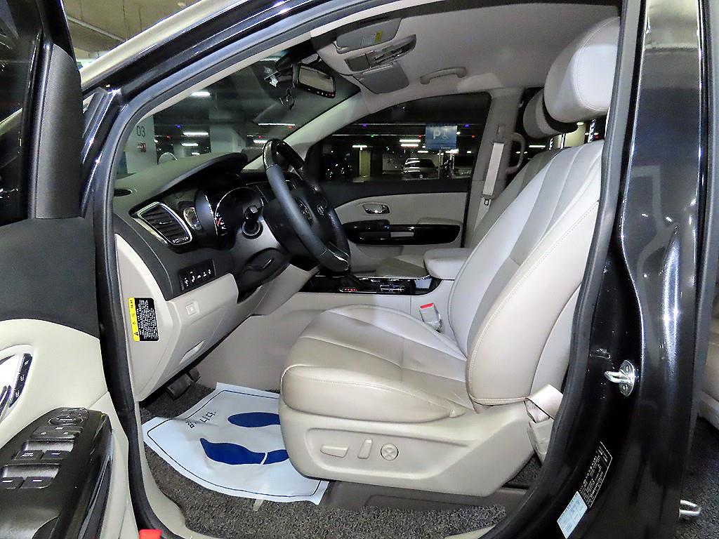 KIA Carnival - Vista 6