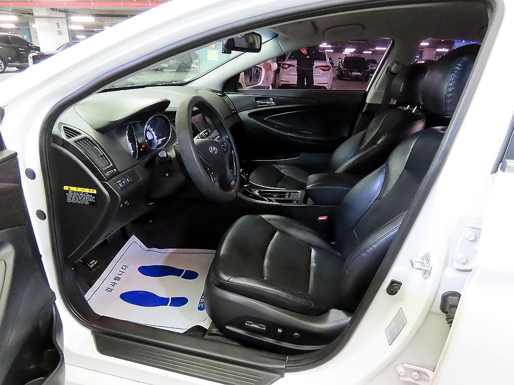 HYUNDAI Sonata - Vista 6