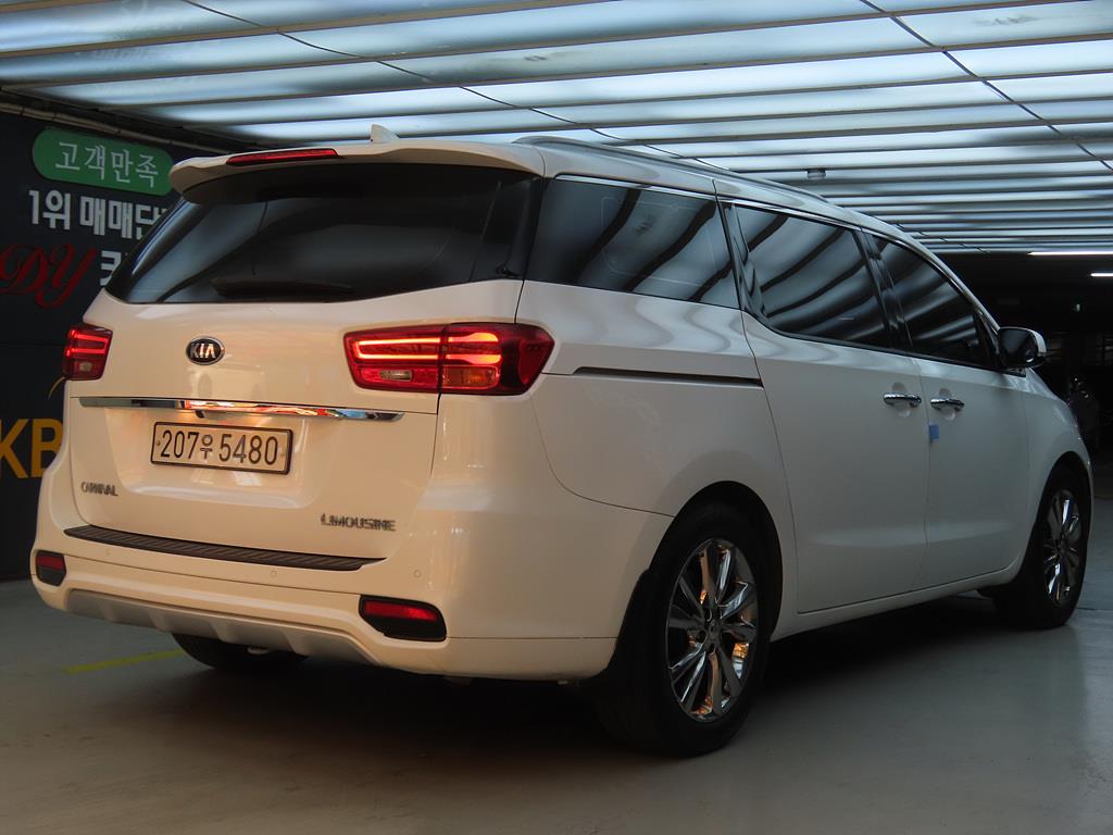 KIA Carnival - Vista 4