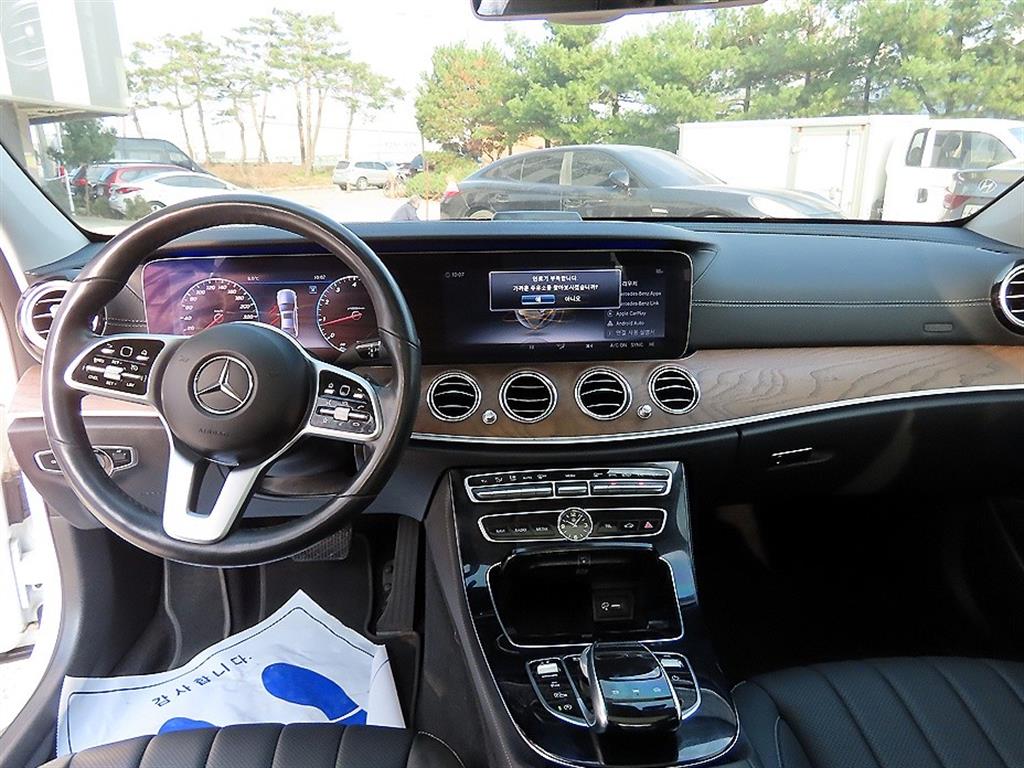 Mercedes Benz E class - Vista 7