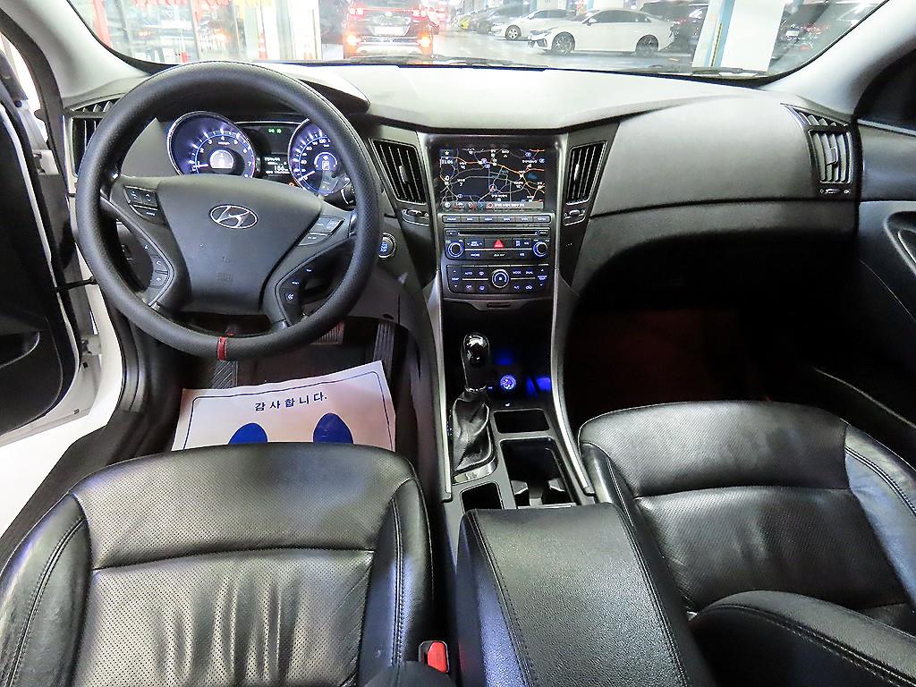 HYUNDAI Sonata - Vista 10