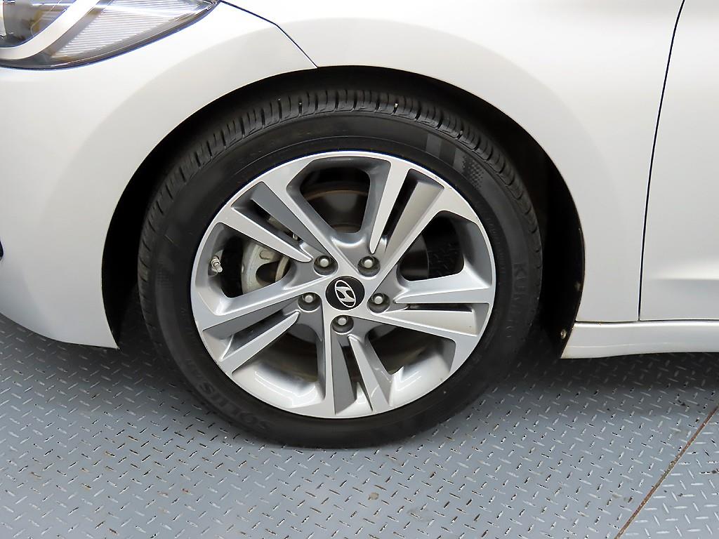 HYUNDAI Avante 2017 Blanco - Importación desde Corea - HF Imports Iquique - Foto 16