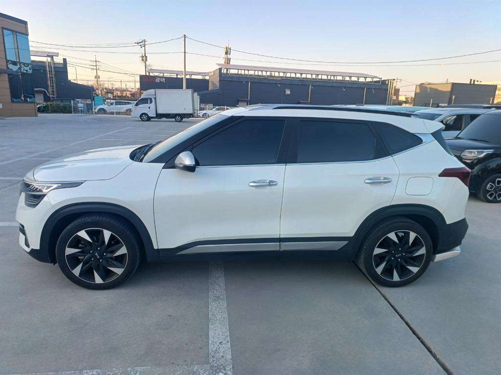 KIA Seltos - Vista 5