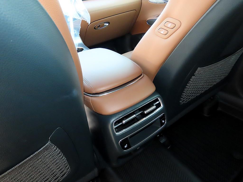 Genesis GV70 2025 Blanco - Importación desde Corea - HF Imports Iquique - Foto 16