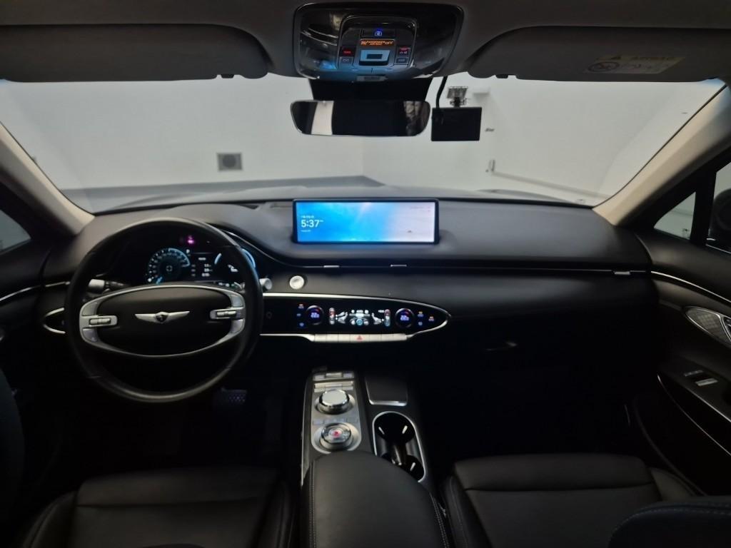 Genesis GV70 - Vista 7