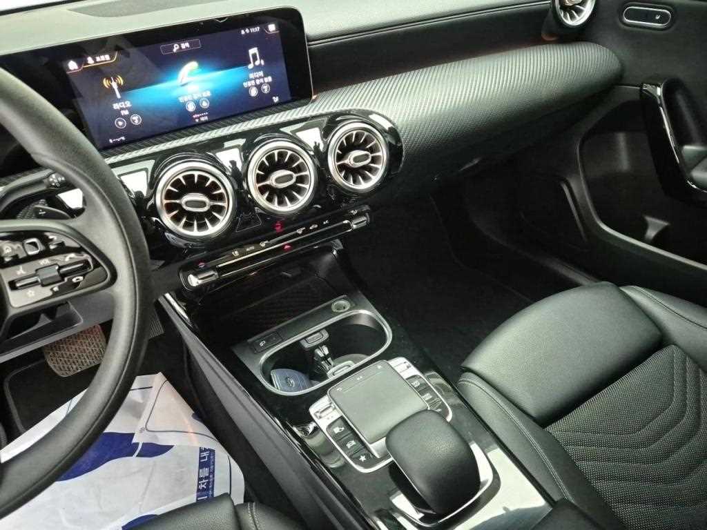 Mercedes Benz A Class - Vista 10