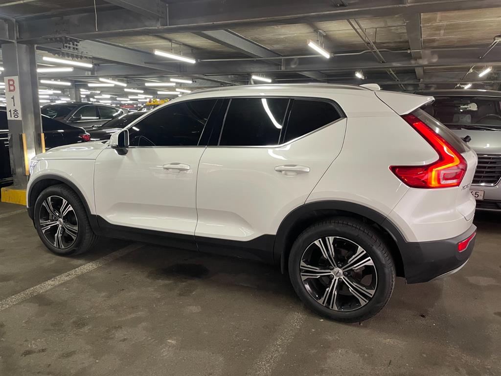 Volvo XC40 - Vista 4
