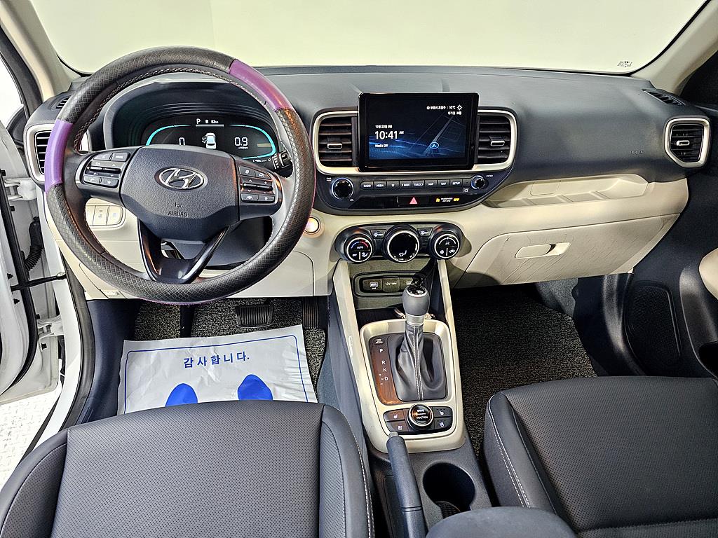 HYUNDAI Venue - Vista 5