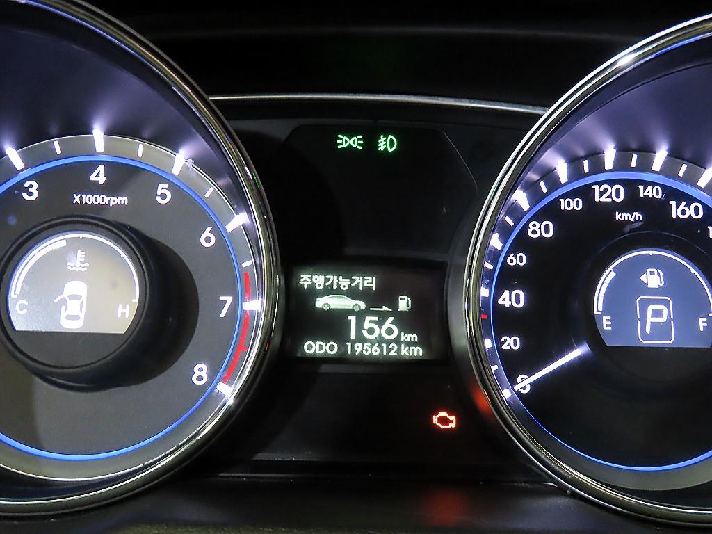 HYUNDAI Sonata - Vista 9