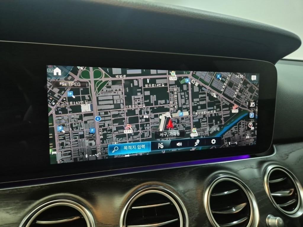 Mercedes Benz E class - Vista 11