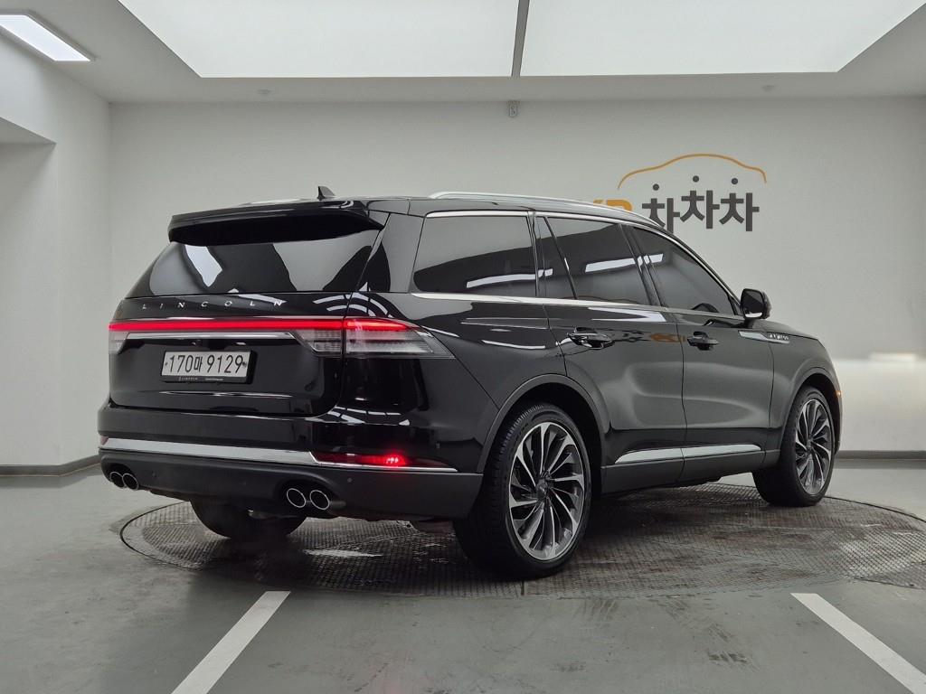 Lincoln Aviator - Vista 4