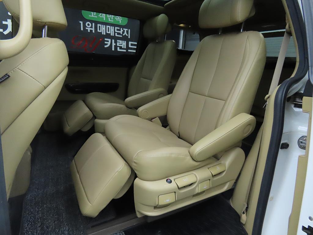 KIA Carnival - Vista 6