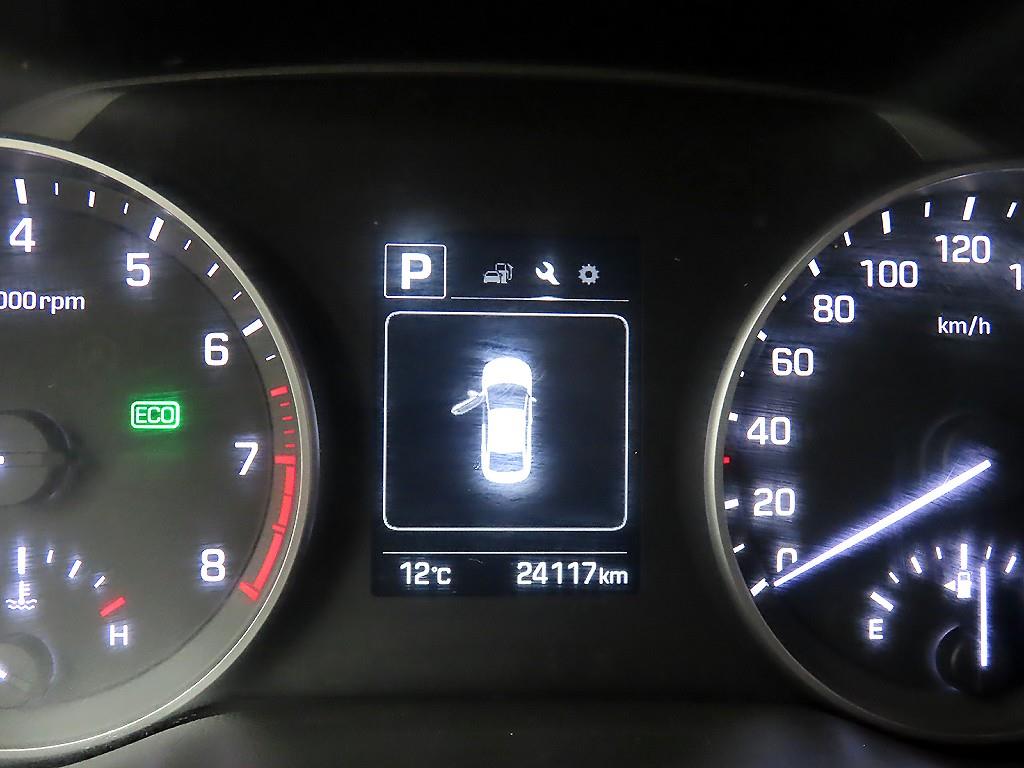 HYUNDAI Avante - Vista 8