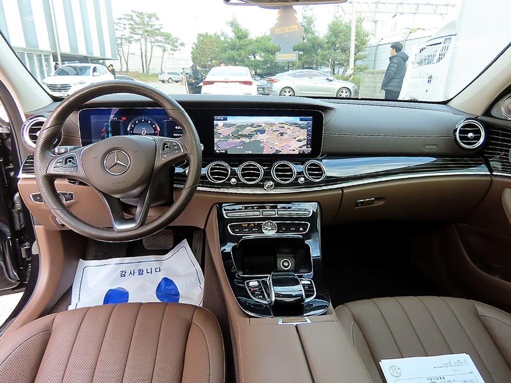 Mercedes Benz E class - Vista 7