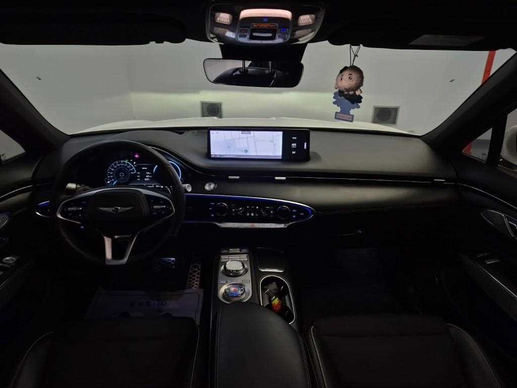 Genesis GV70 - Vista 7